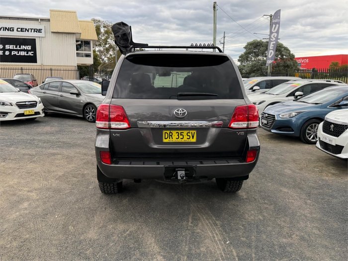2010 TOYOTA LANDCRUISER VX (4x4)