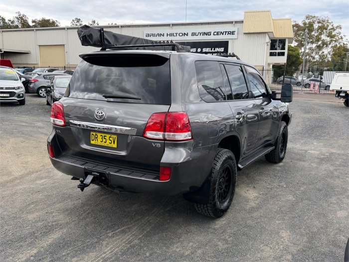 2010 TOYOTA LANDCRUISER VX (4x4)