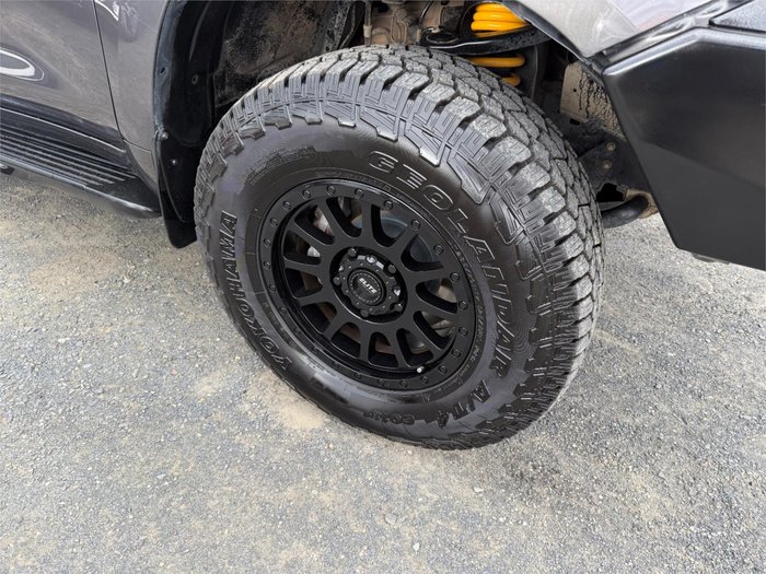 2010 TOYOTA LANDCRUISER VX (4x4)
