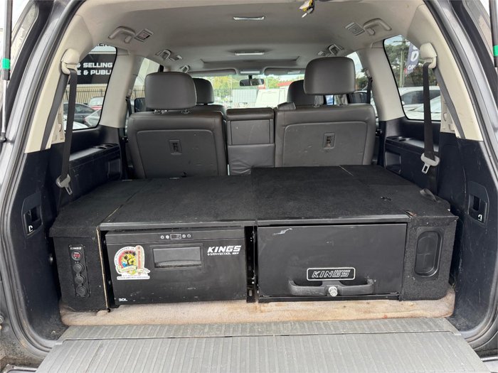 2010 TOYOTA LANDCRUISER VX (4x4)