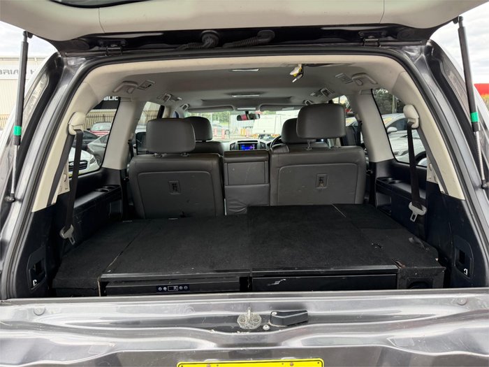 2010 TOYOTA LANDCRUISER VX (4x4)