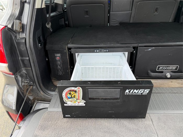 2010 TOYOTA LANDCRUISER VX (4x4)