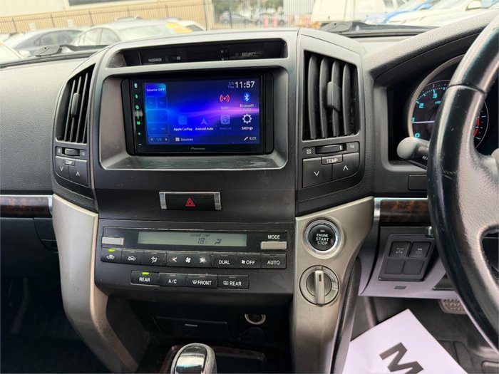 2010 TOYOTA LANDCRUISER VX (4x4)