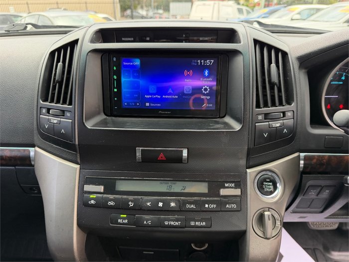 2010 TOYOTA LANDCRUISER VX (4x4)
