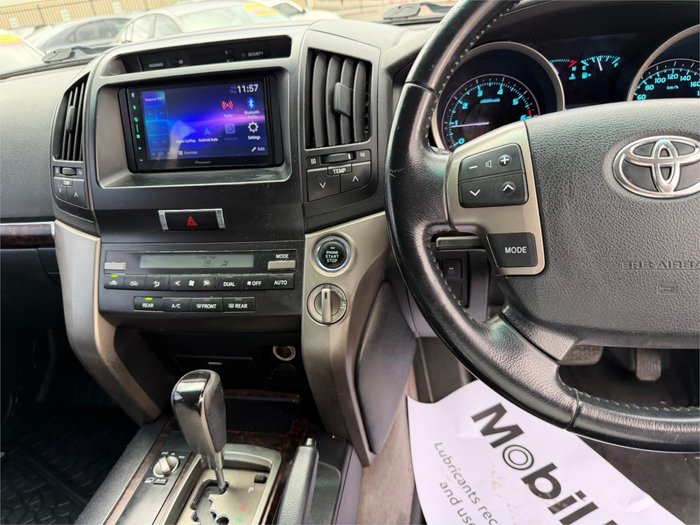 2010 TOYOTA LANDCRUISER VX (4x4)