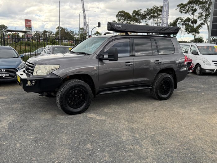 2010 TOYOTA LANDCRUISER VX (4x4)