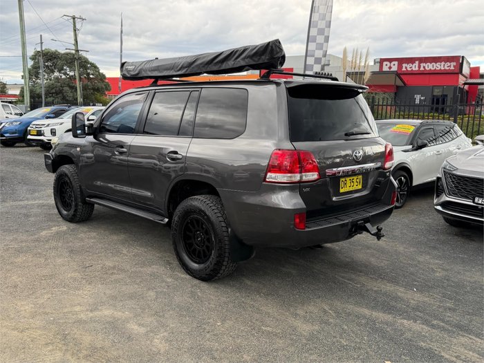 2010 TOYOTA LANDCRUISER VX (4x4)