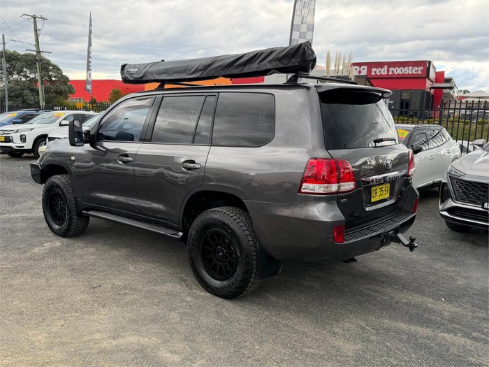 2010 TOYOTA LANDCRUISER VX (4x4)