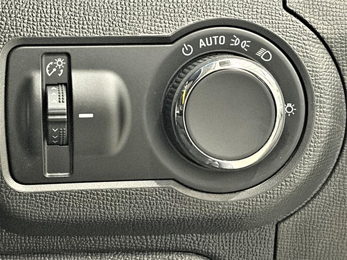 2017 Holden Colorado LS RG MY18 4x2 Summit White