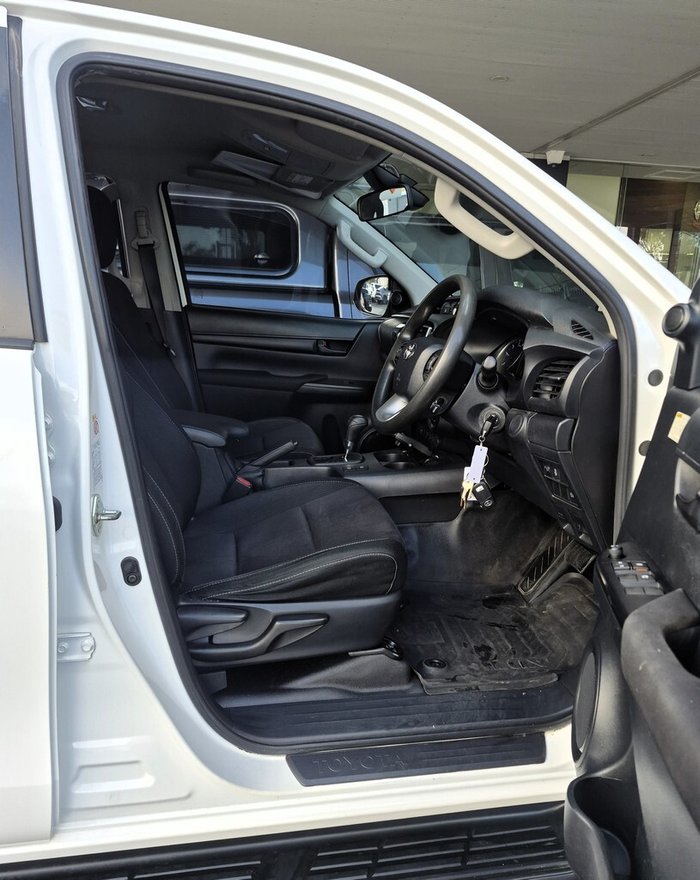 2019 Toyota Hilux SR