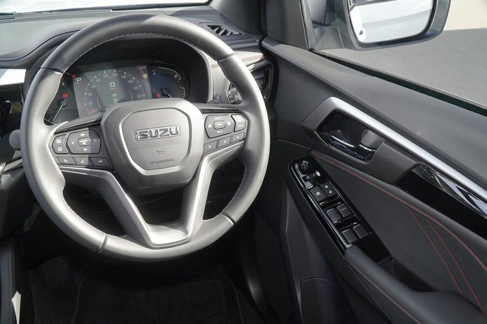 2026 Isuzu MU-X X-TERRAIN