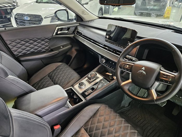 2023 Mitsubishi Outlander PHEV Exceed
