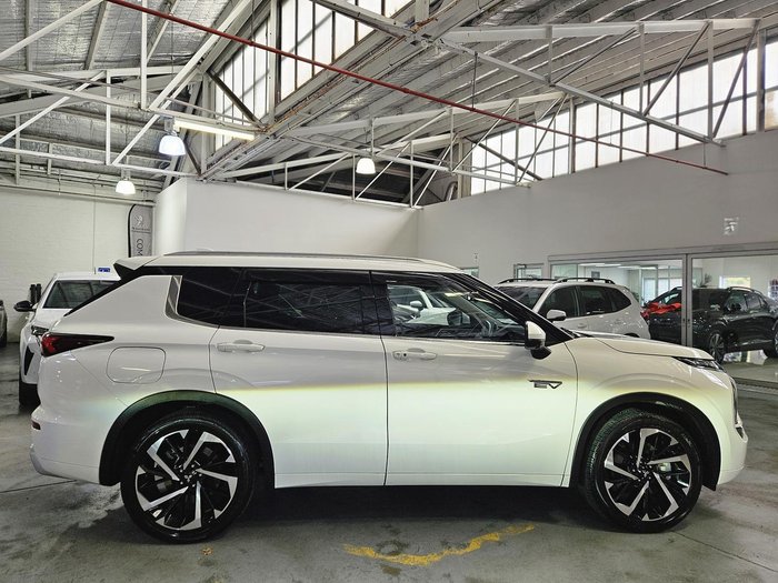 2023 Mitsubishi Outlander PHEV Exceed