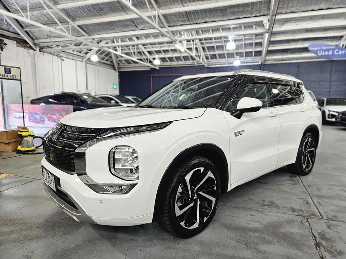 2023 Mitsubishi Outlander PHEV Exceed