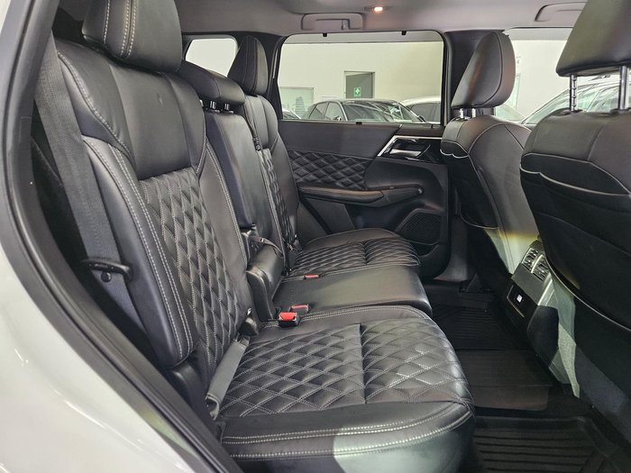 2023 Mitsubishi Outlander PHEV Exceed