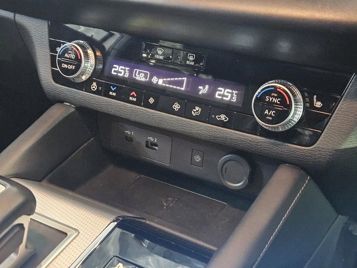 2023 Mitsubishi Outlander PHEV Exceed