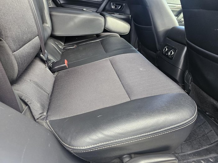 2017 Mitsubishi Pajero GLS