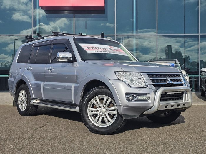 2017 Mitsubishi Pajero