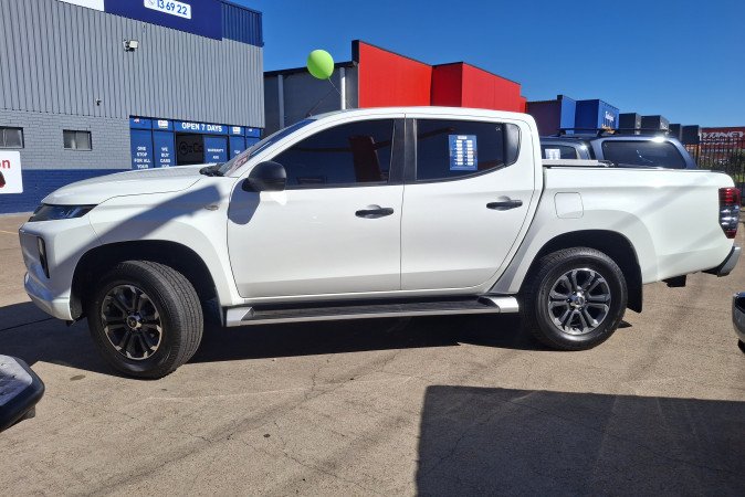 2022 MITSUBISHI TRITON GLX+ (4x4)