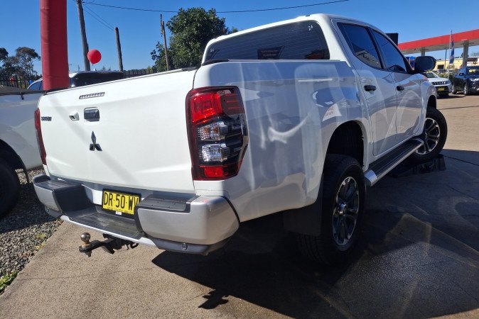 2022 MITSUBISHI TRITON GLX+ (4x4)