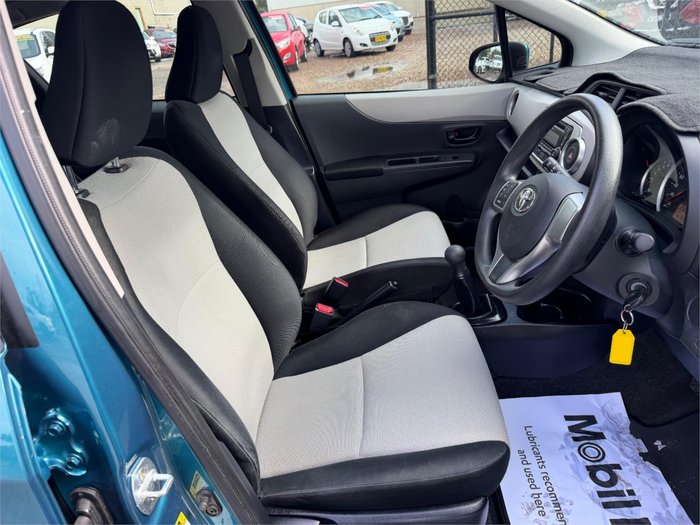 2012 TOYOTA YARIS YR