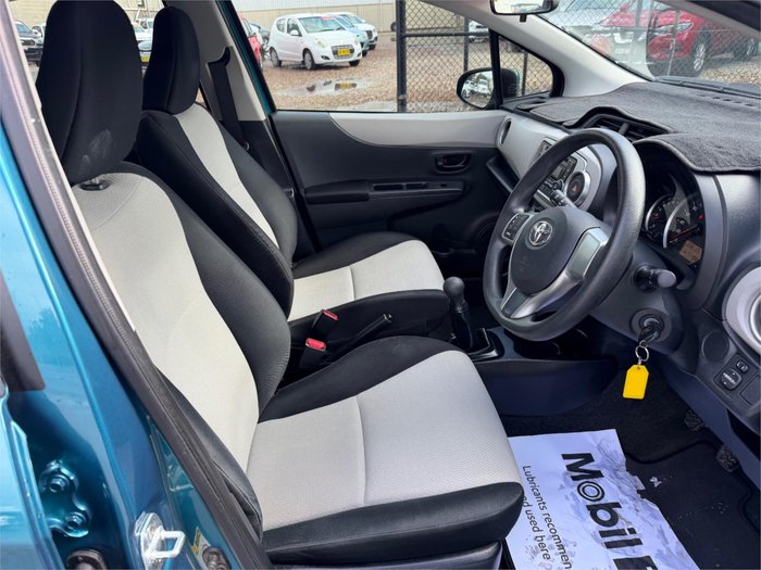 2012 TOYOTA YARIS YR