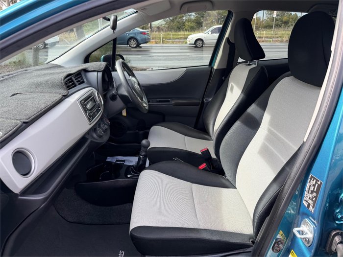 2012 TOYOTA YARIS YR