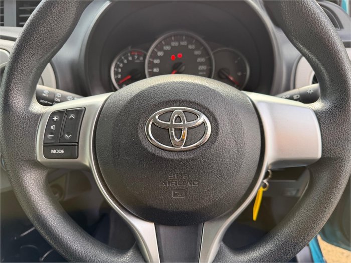 2012 TOYOTA YARIS YR