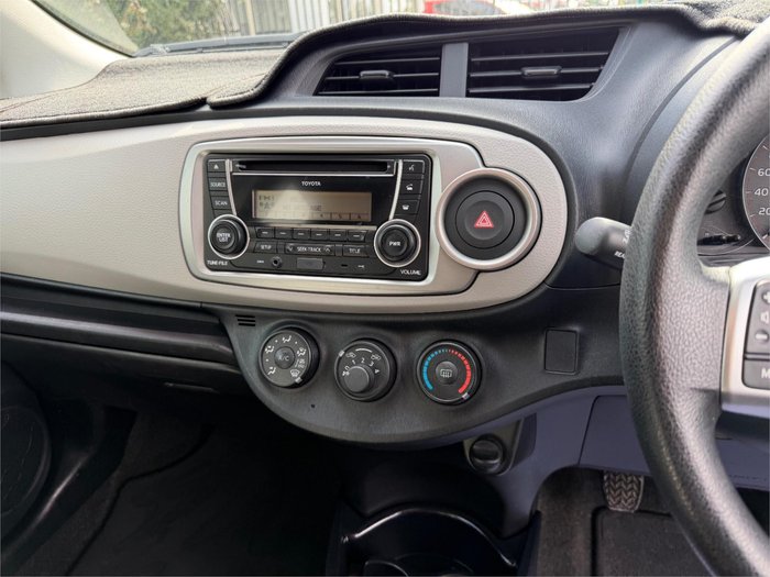 2012 TOYOTA YARIS YR