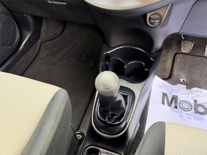 2012 TOYOTA YARIS YR