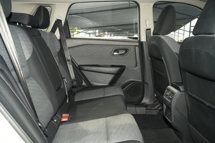 2025 Nissan X-TRAIL ST
