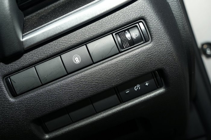 2025 Nissan X-TRAIL ST