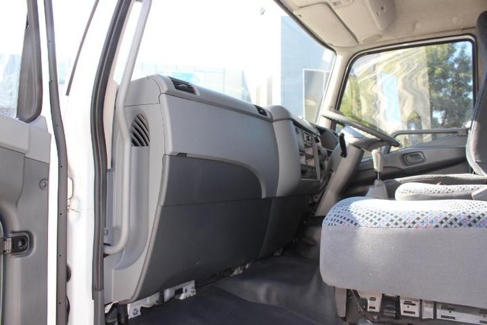 2012 Fuso Fighter 1024 WHITE