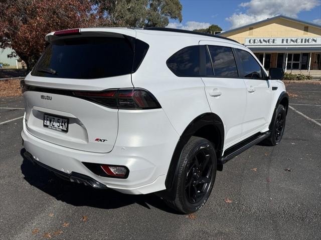 2025 Isuzu MU-X X-TERRAIN