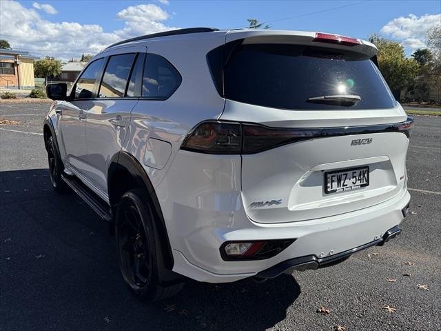 2025 Isuzu MU-X X-TERRAIN