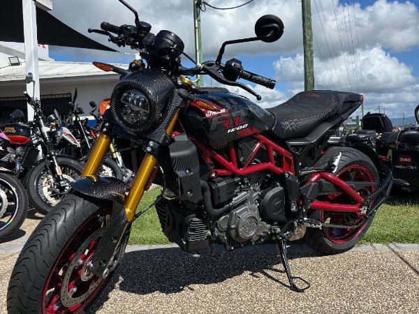 2024 Indian FTR R 1200 CARBON Black