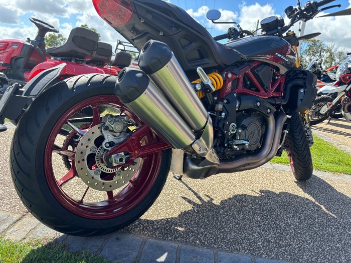 2024 Indian FTR R 1200 CARBON Black