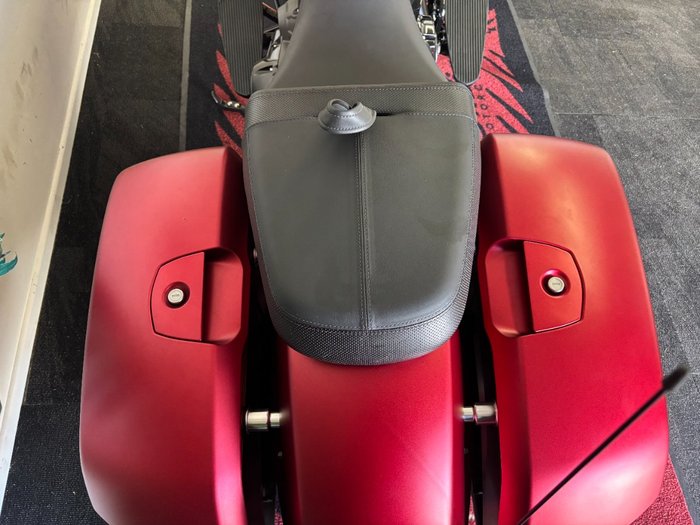 2024 Indian CHALLENGER DARK HORSE Red
