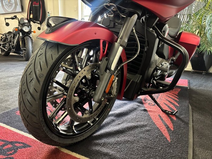 2024 Indian CHALLENGER DARK HORSE Red