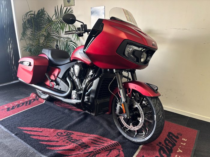 2024 Indian CHALLENGER DARK HORSE Red
