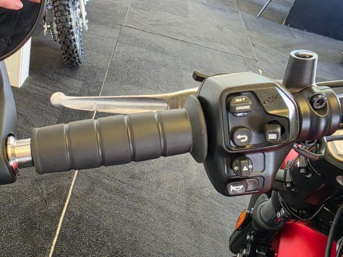 2025 Indian SCOUT BOBBER Red