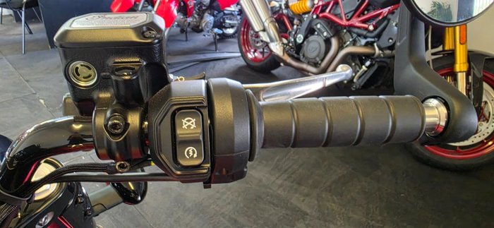 2025 Indian SCOUT BOBBER Red