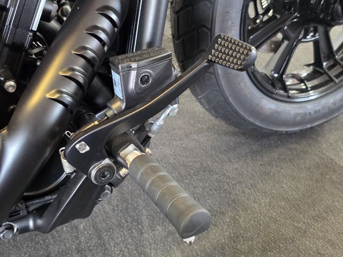 2025 Indian SCOUT BOBBER Red
