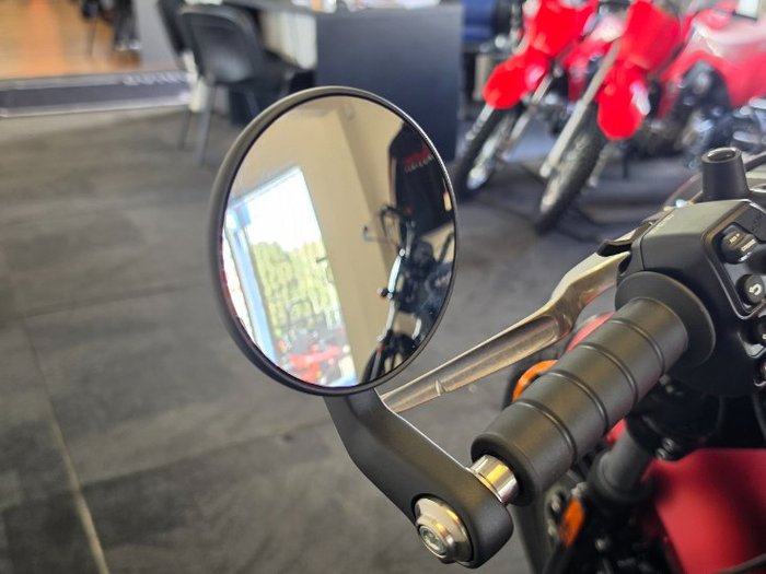 2025 Indian SCOUT BOBBER Red