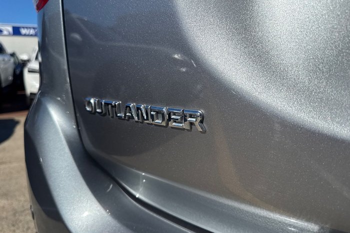 2016 Mitsubishi Outlander LS