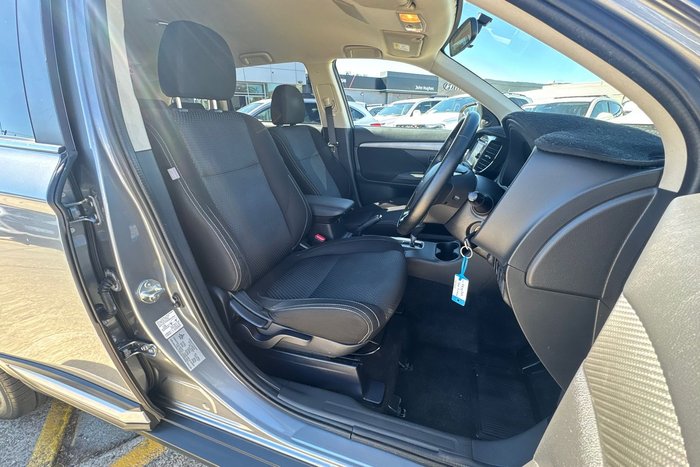 2016 Mitsubishi Outlander LS