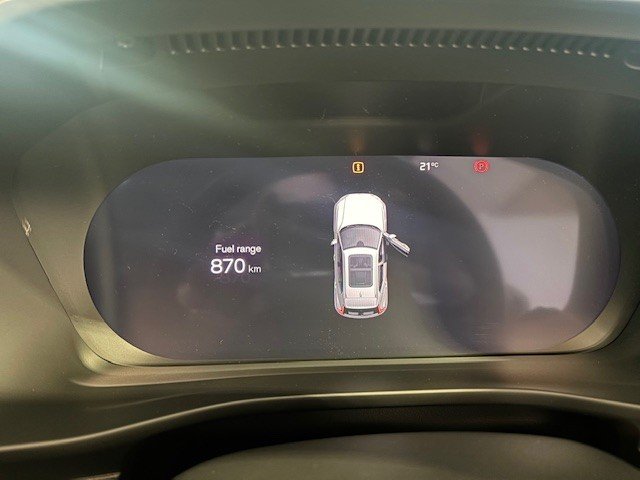 2025 VOLVO XC40