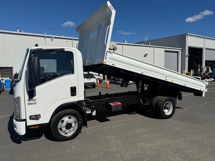 2014 Isuzu N Series NPR 300