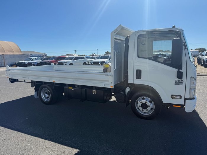 2014 Isuzu N Series NPR 300