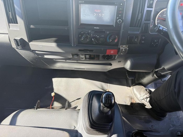 2014 Isuzu N Series NPR 300